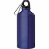 A drink bottle in dark blue aluminium with a black cap and a metal carabiner attached.
