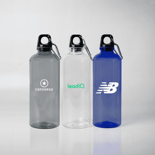A drink bottle collection featuring grey, clear, and blue plastic bottles with carabiners, each with a logo.