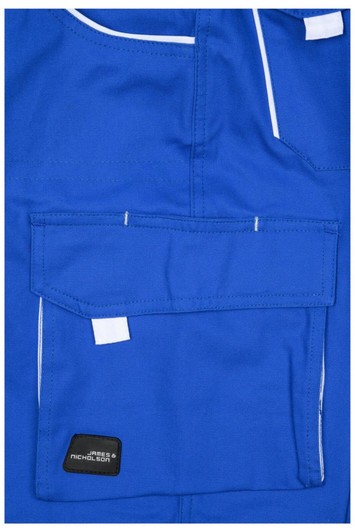 Workwear Bermudas in vibrant blue with white detailing and a patch pocket. Features branding.