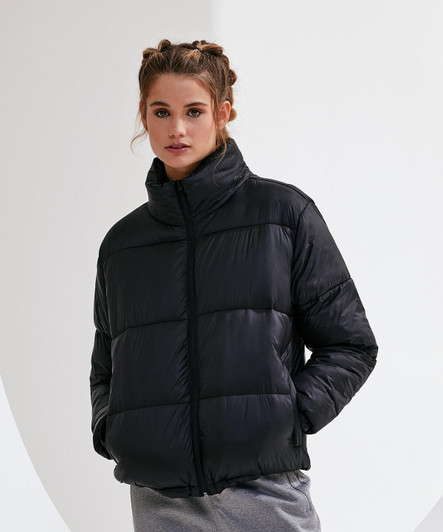 A black padded jacket is displayed on a model, featuring a high collar and a quilted design.