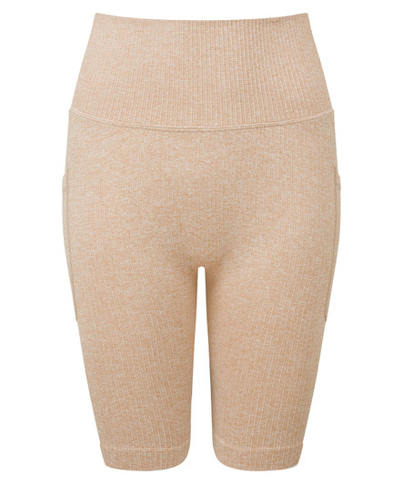 Ribbed seamless 3D fit cycle shorts in a soft beige colour, featuring side pockets and a high waistband.