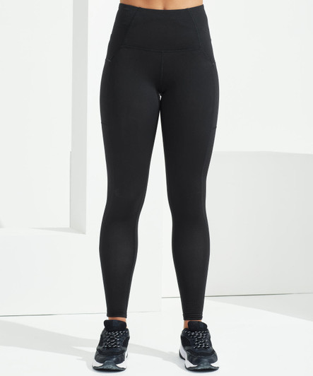 Black outdoor leggings with a high waistband, paired with athletic shoes. The product features a branding logo.