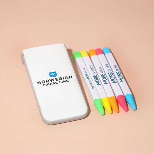 A highlighter set with five markers in pink, orange, yellow, green, and blue, contained in a white case with a logo.