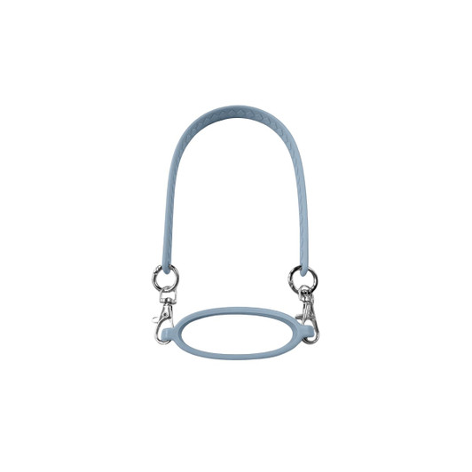 A drink bottle carrying strap in light blue silicone, featuring metal clips and a circular handle.