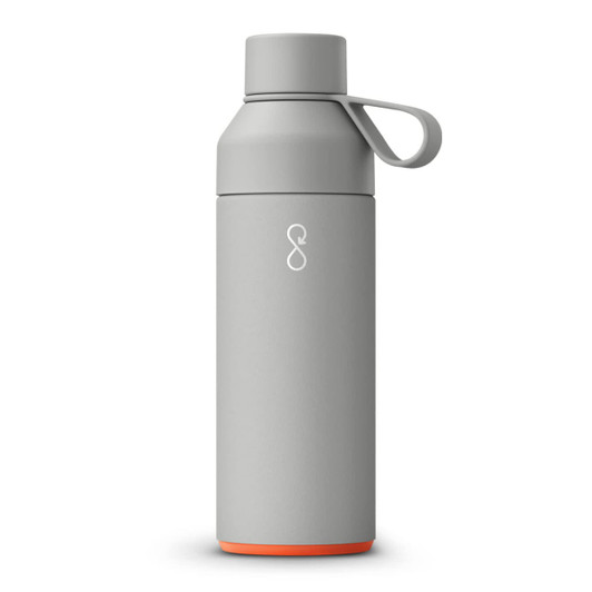 A drink bottle in grey with an orange base, featuring a carry handle and a logo.
