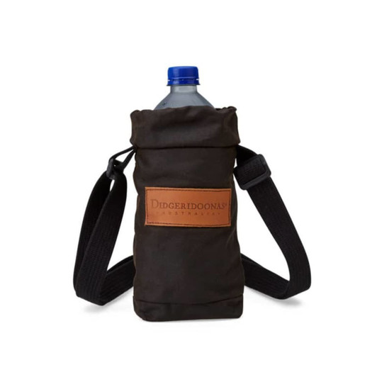 A drink bottle holder in dark green with a shoulder strap and a logo patch. Suitable for small water bottles.
