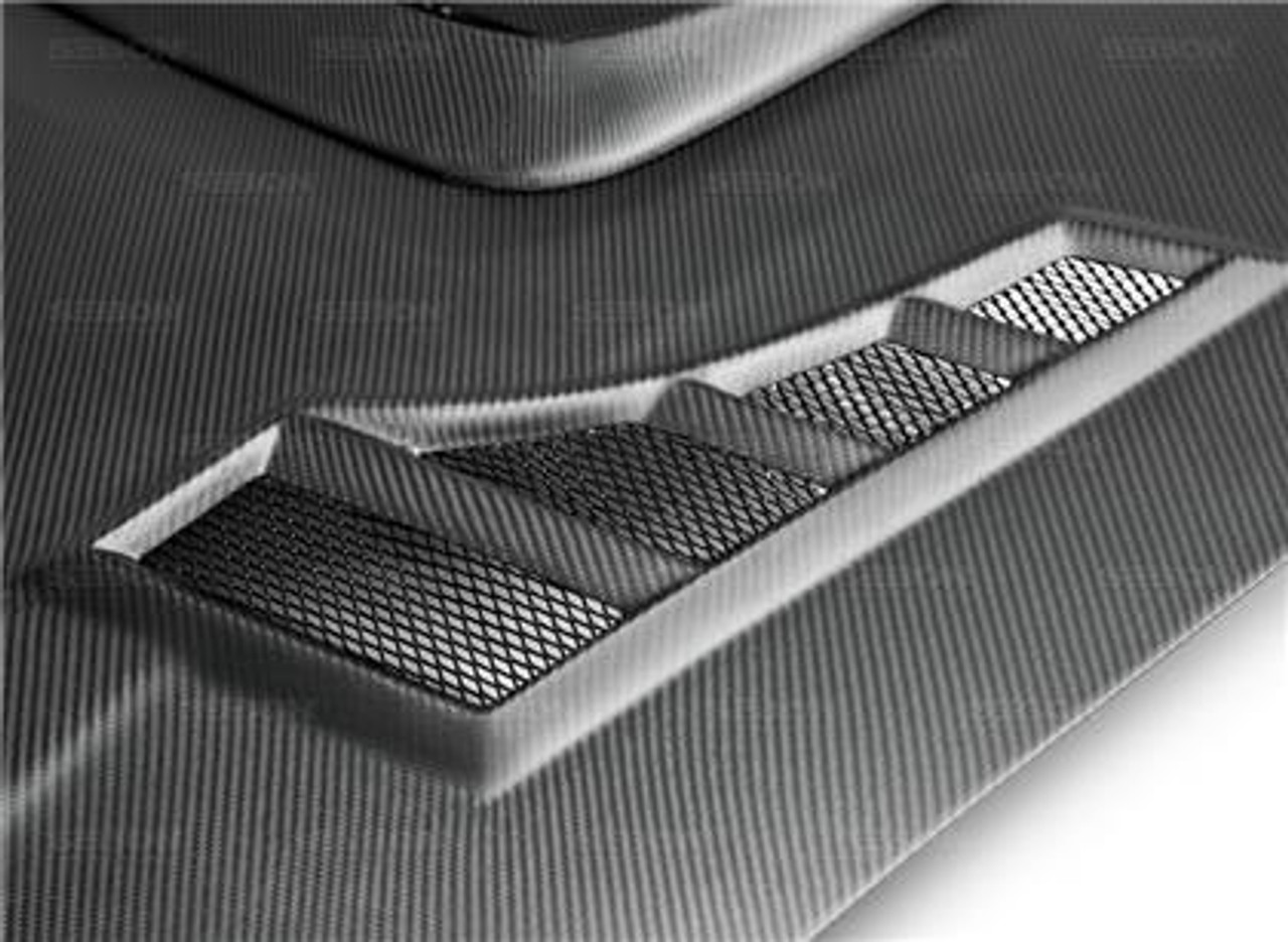 Seibon 04-05 Subaru WRX/STi CW-Style Dry Carbon Fiber Hood