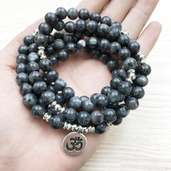 Bracelet Mala Om de 108 perles en Labradorite Grise Naturelle zaxx