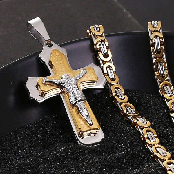 Collier avec pendentif Croix de Jesus Christ zaxx