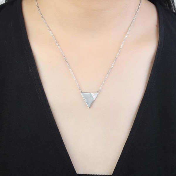 Collier Avec Pendentif En Forme De Triangle zaxx