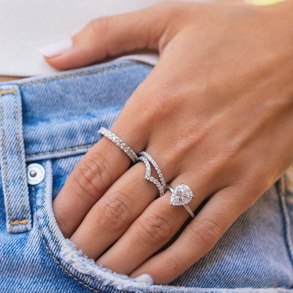 Bague Semi-éternité En Forme De V Bague Semi-éternité En Forme De V zaxx