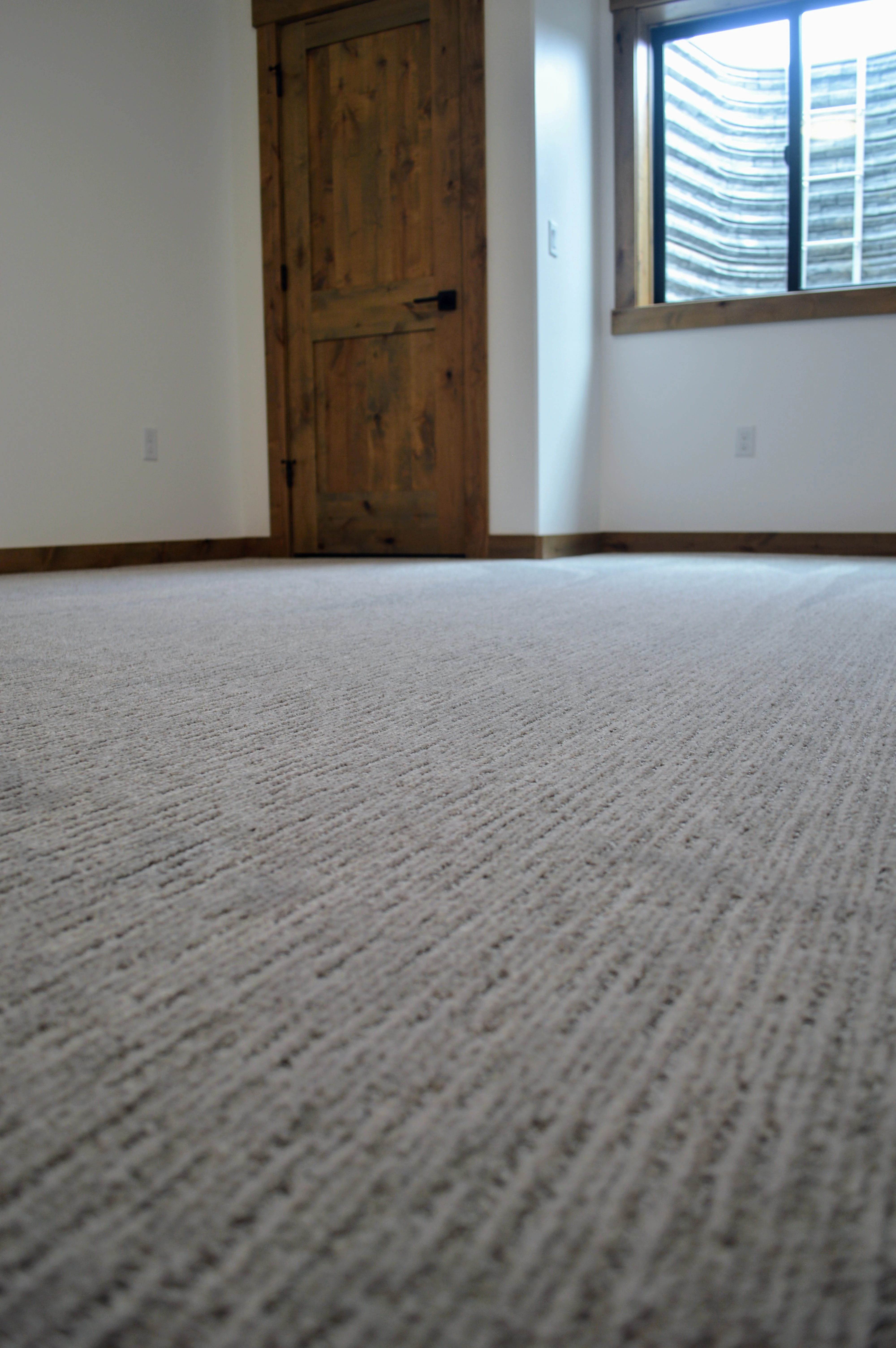 Carpet installation in bedroom