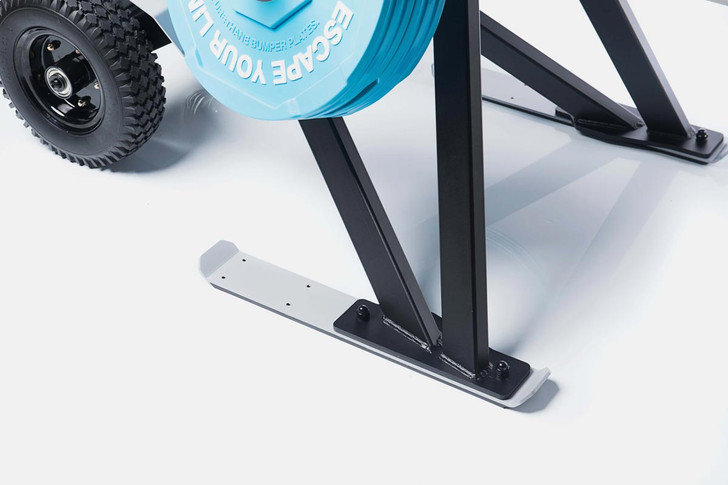 TYRES AND RUNNERS.
Tyres at the front and nylon coated runners at the back for loaded carries and sled pushes.

