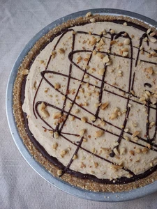 Peanut Butter Chocolate Pretzel Pie
