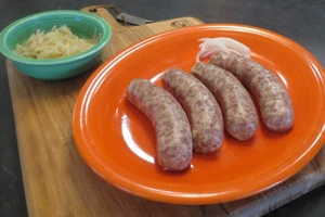 Garlic Herb Bratwurst - .8lb Ave