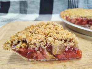Strawberry Rhubarb Crumble Pie - avg 3.4lb
