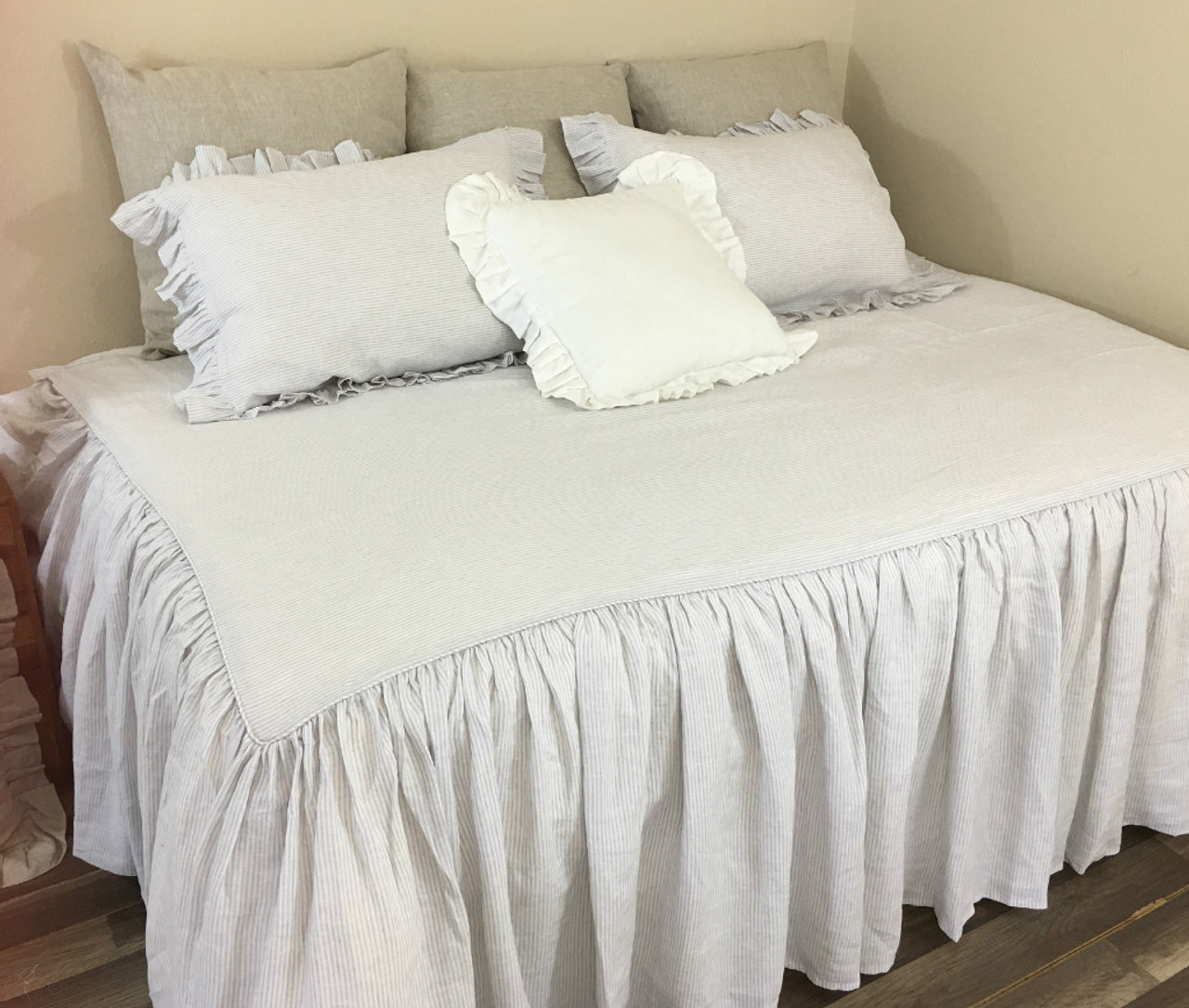 Natural Linen Daybed Slipcover, Upholstered Daybed fitted mattress cover in  white, linen.