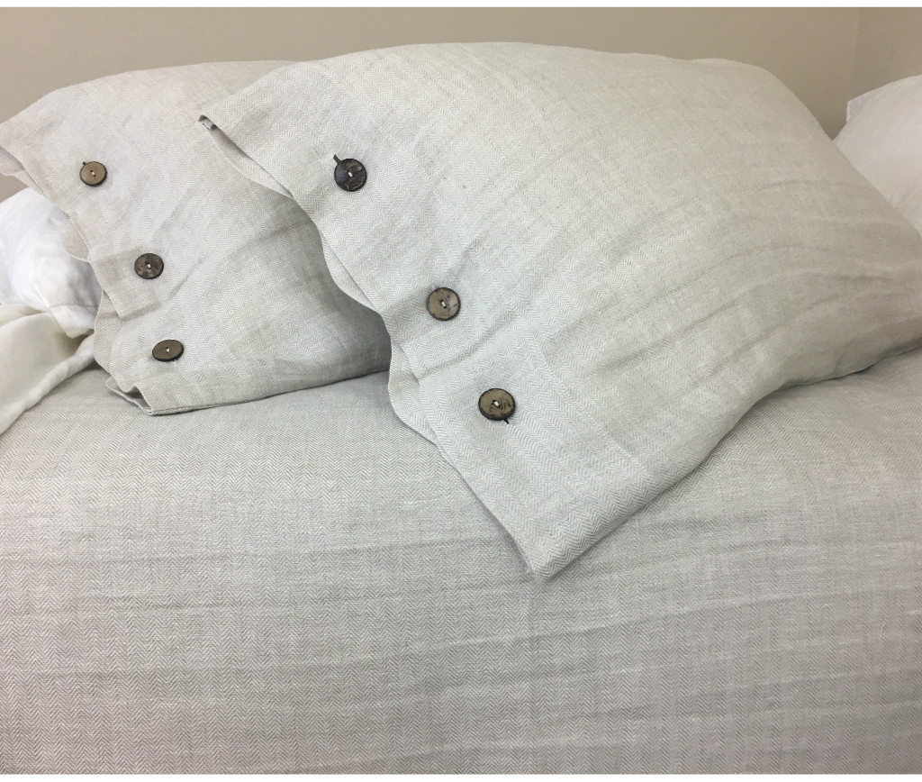 Chevron Linen duvet cover with wooden buttons