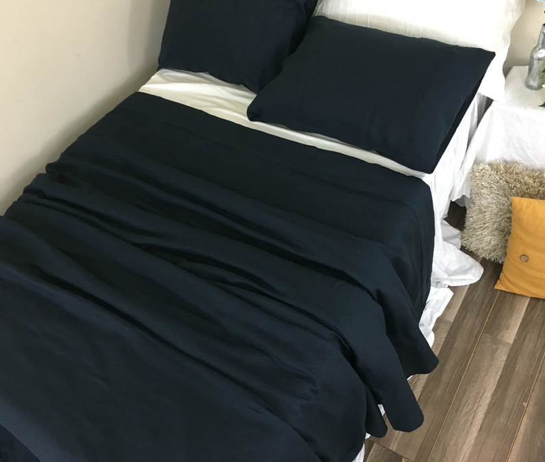 A fully elasticized edge keeps the fitted sheet snug and in place while the classic style is sure to complement your bedroom decor.