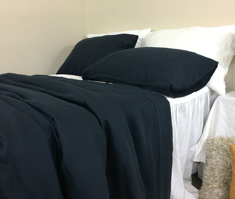 Black Knight Linen Bed Sheets Set