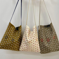 Turtles & Daisies Tote - all Turtles & Daisies Tote - all