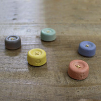 Shigaraki Ware Button Magnet - Cohana - Green