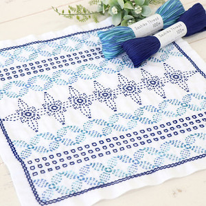 Sashiko Sampler H-1104 Poinsettia 