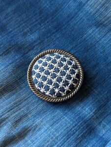Komezashi (Rice Stitch) Hitomezashi Brooch kit - Navy
