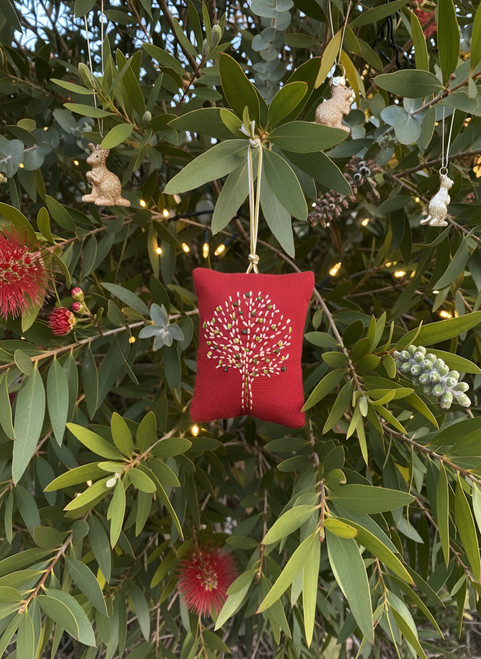 Christmas Decoration: Make & Take 11:05am very day at the Brisbane Craft and Quilt Show