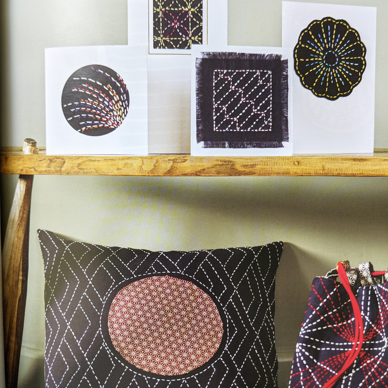 Sashiko: 20 Projects Using Traditional Japanese Stitching: Clay, Jill:  9781784944872: : Books