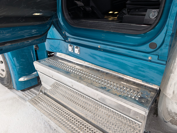 Peterbilt 589 Cab Skirt - 5" - Set