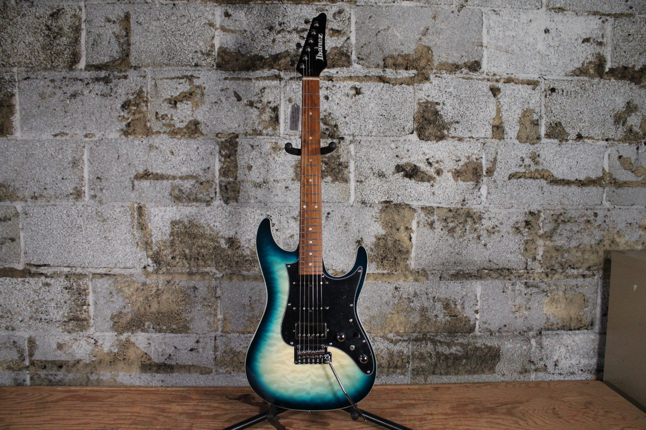 Ibanez AZ24P1 Quilted Maple Deep Ocean Blonde w/ Gig Bag