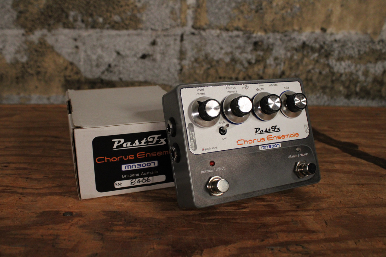 P*n様 past fx chorus ensemble deluxe Past FX Chorus Ensemble Deluxe w/ Box (Used)