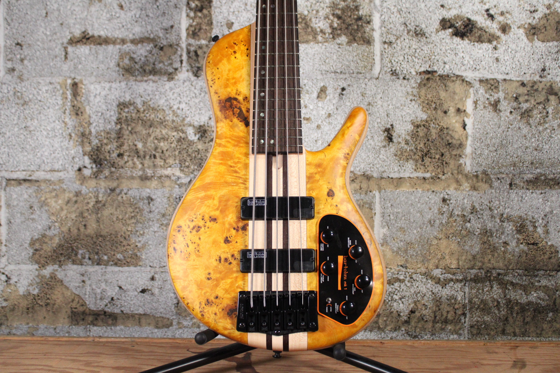 Cort FW-Artisan A5 Plus Open Pore w/ Hard Case