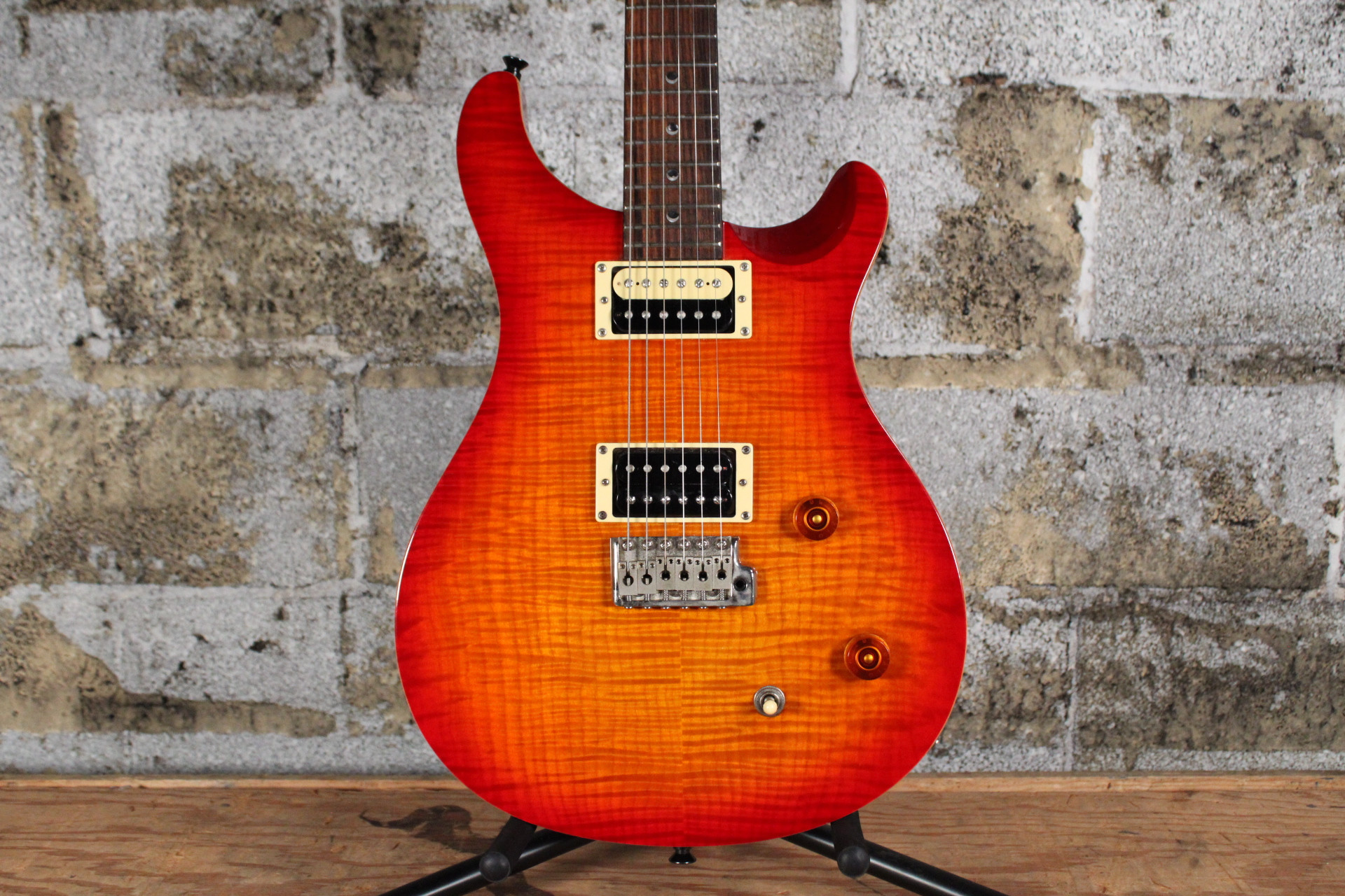 PRS SE Custom 22 Cherry Sunburst w/ Gig Bag (Used)