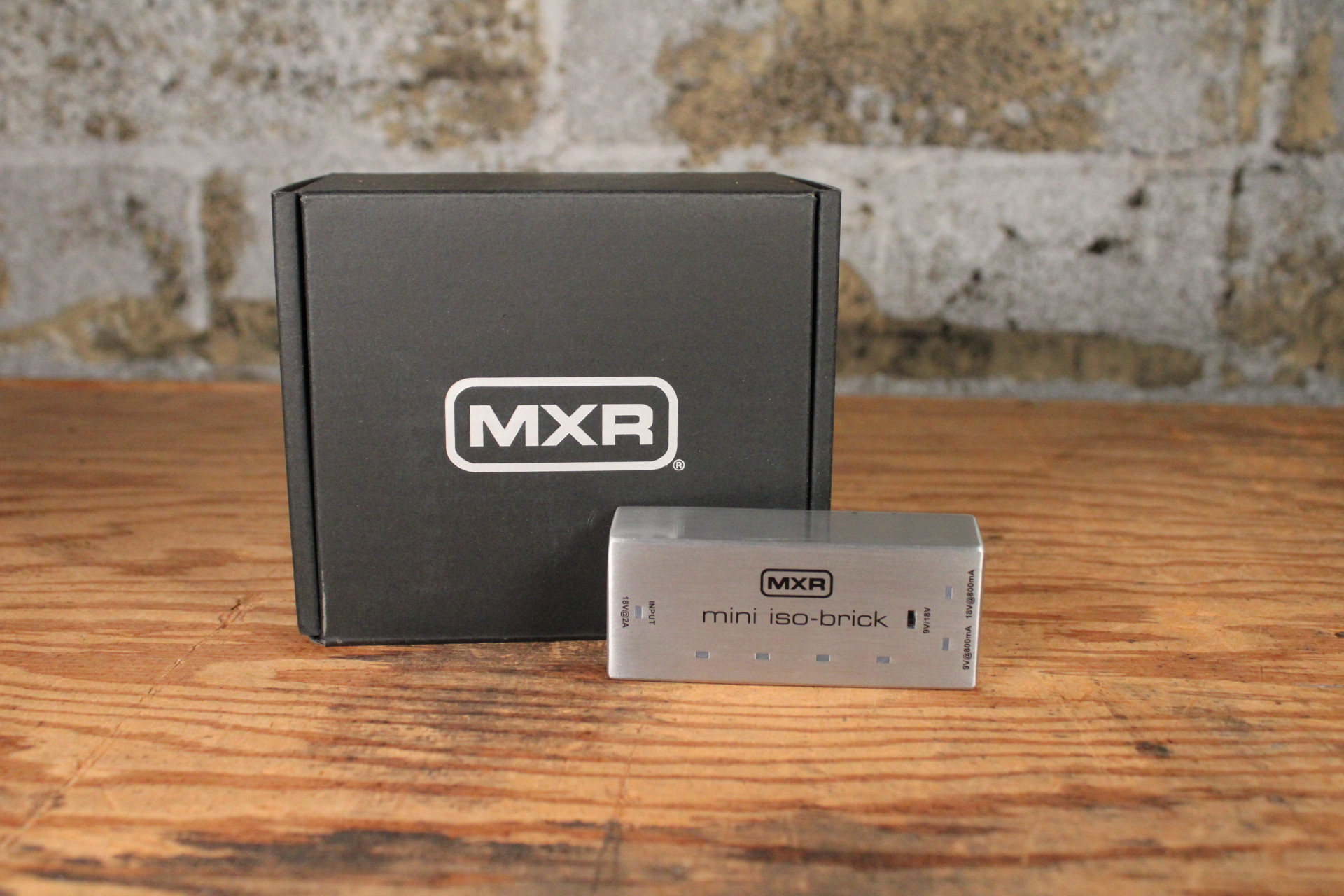 MXR M239 Mini ISO Brick w/ Cables & Box (Used)