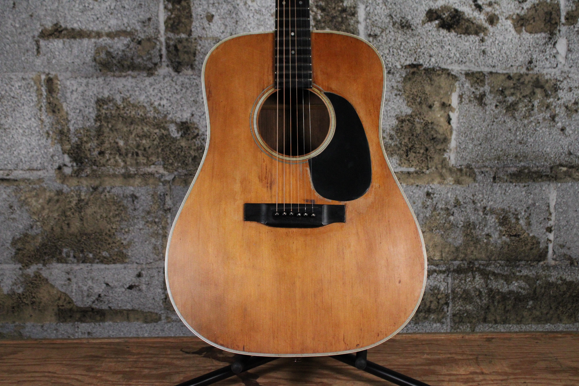 1977 Martin D-28 w/ Non-Original Martin Hard Case