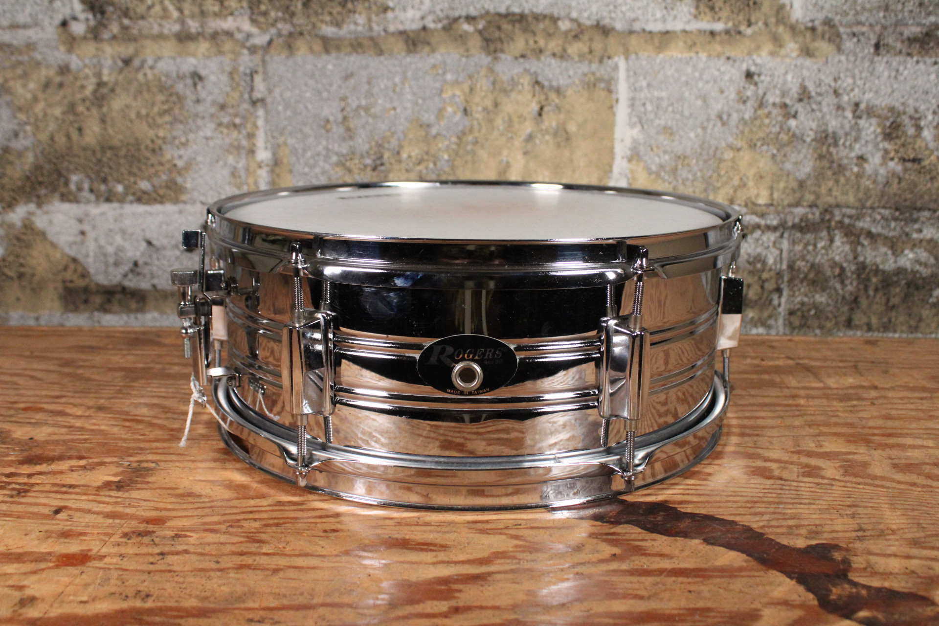Rogers (Made in Taiwan) 14X5 Chrome Snare Drum (Used)