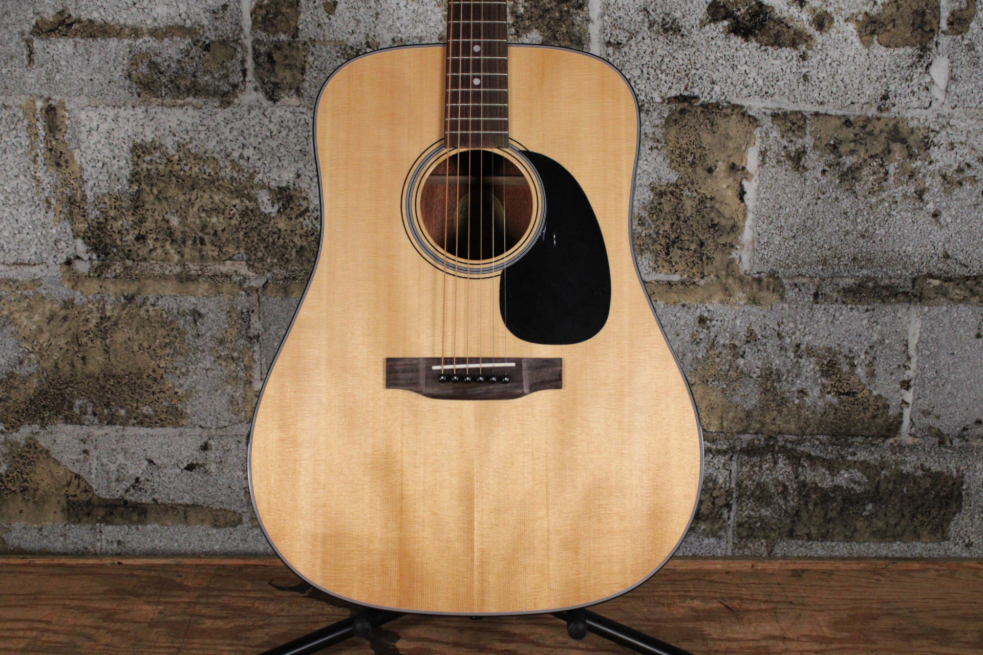 Blueridge BR-40 Contemporary Series Dreadnought w/ Bag