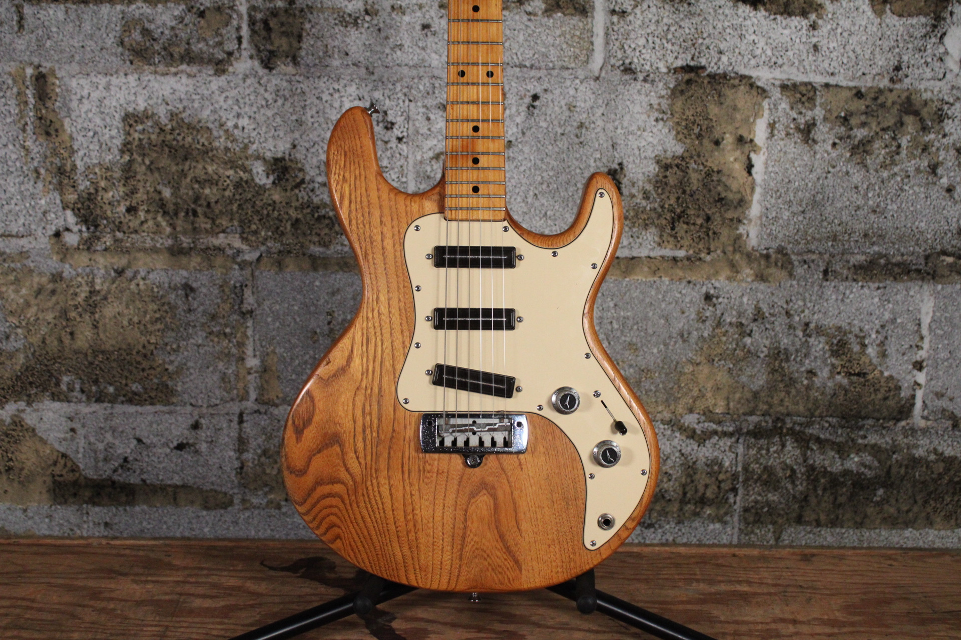 1982 Peavey T-30 Natural w/ OHSC