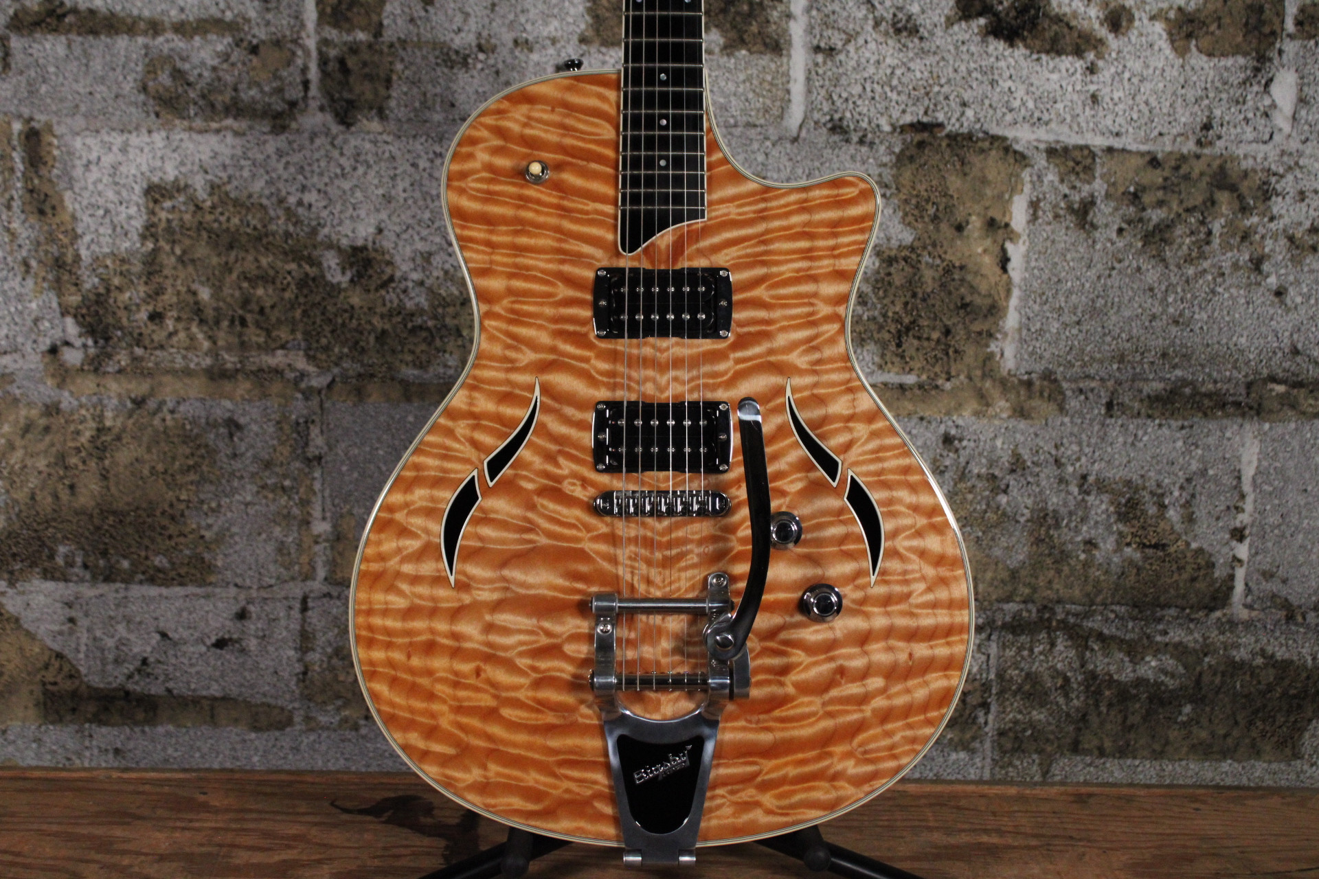 2009 Taylor T3/B Natural w/ OHSC