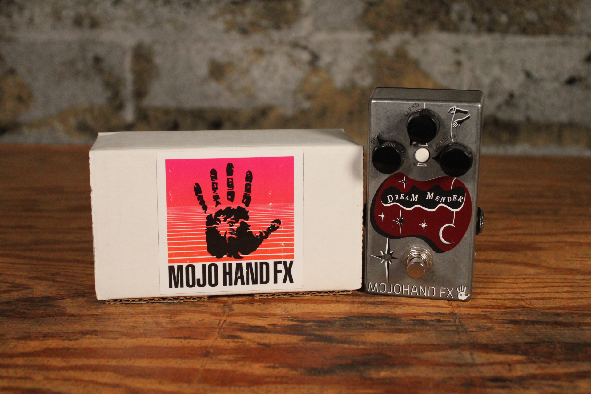 Mojo Hand FX Dream Mender Vintage Echo/Chorus/Vibrato w/ Box (Used)