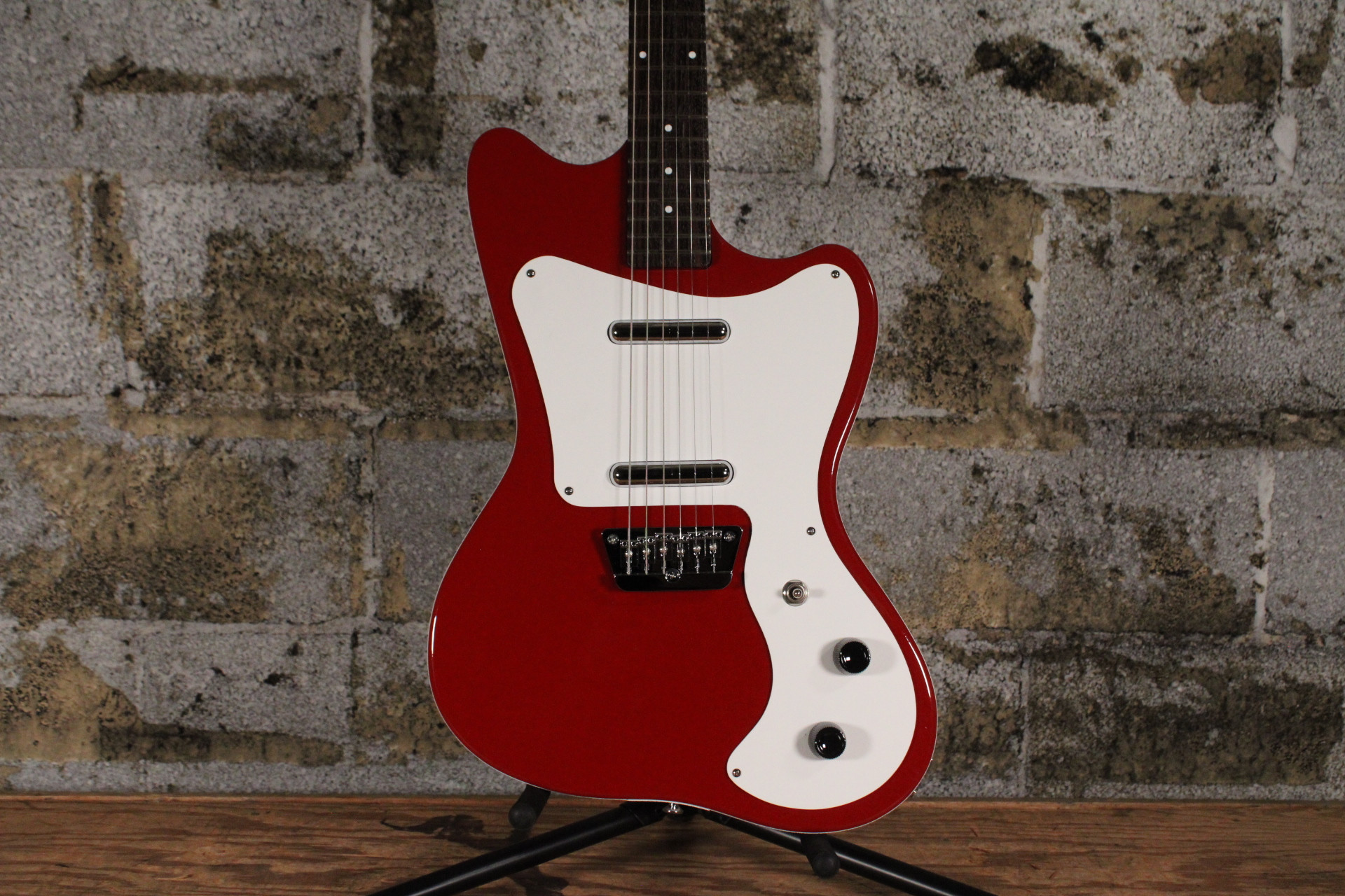 Danelectro '67 Dano Red
