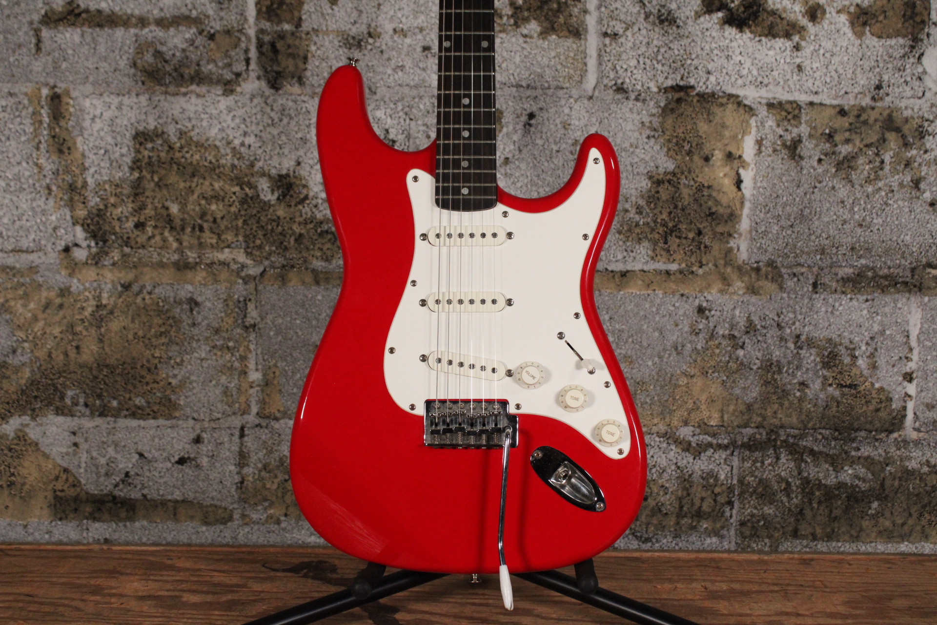 Synsonics Pro Series Strat Copy Red (Used)