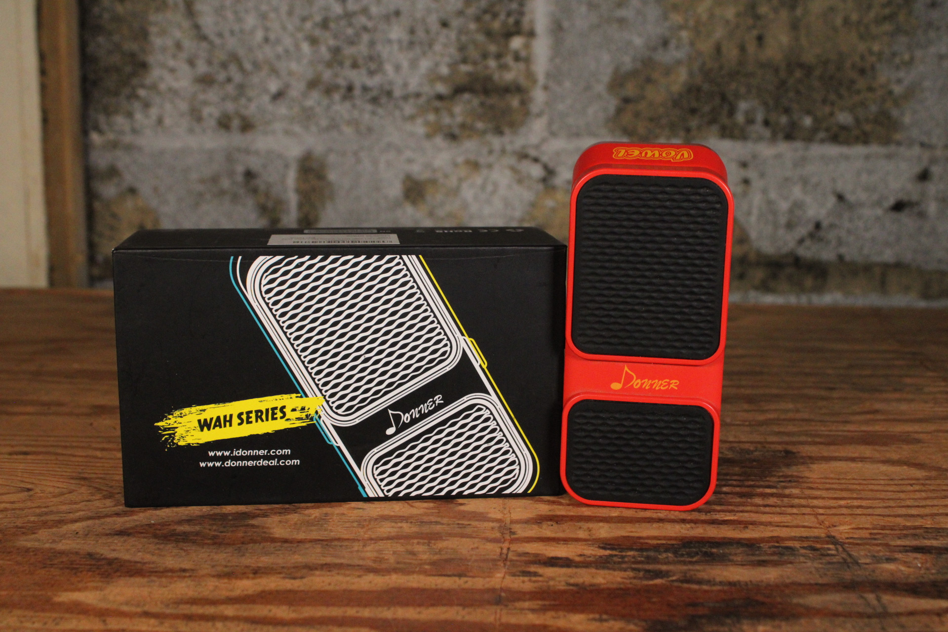 Donner Vowel Mini Wah/Volume w/ Box (Used)