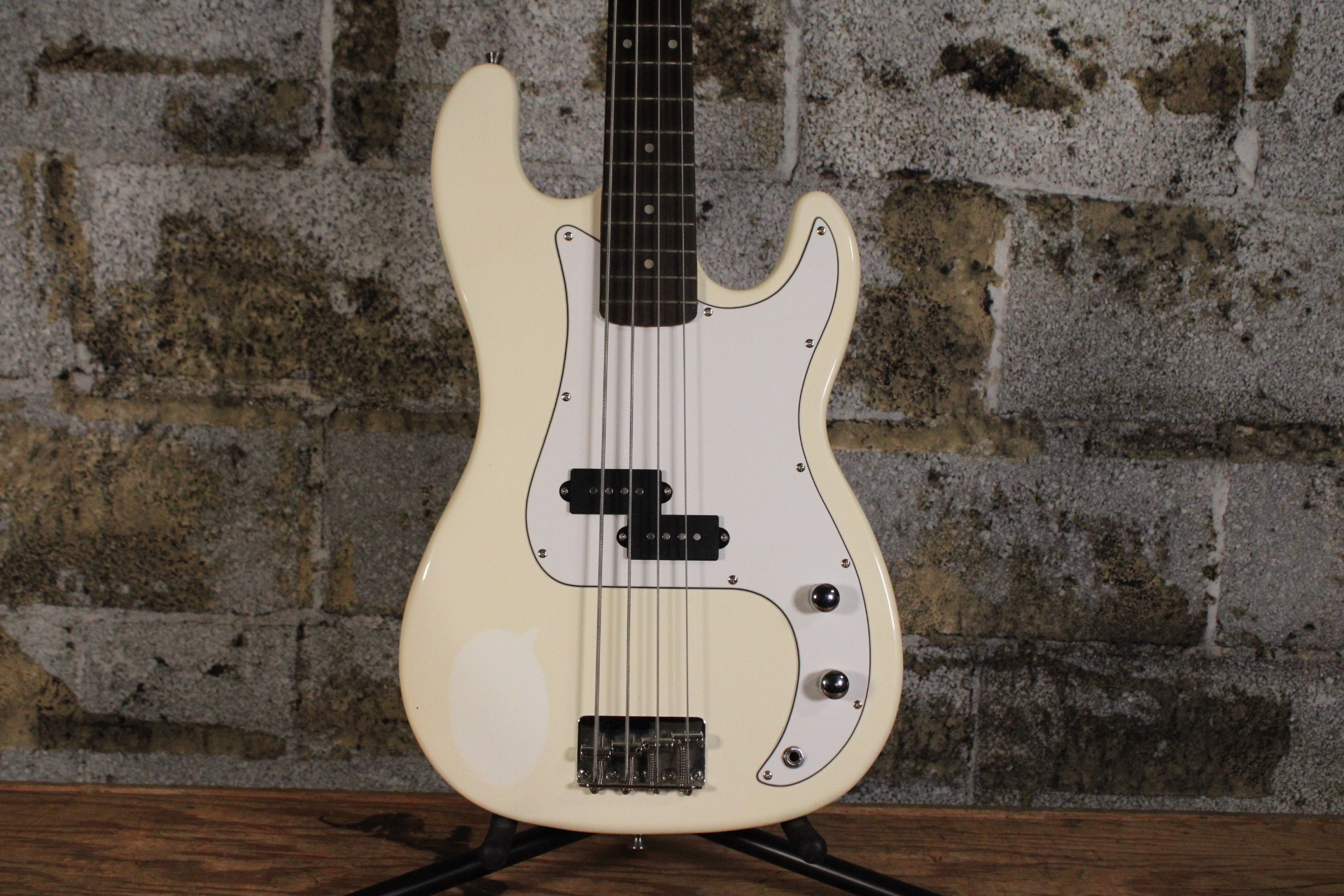 No Name P-Bass Copy White (Used)
