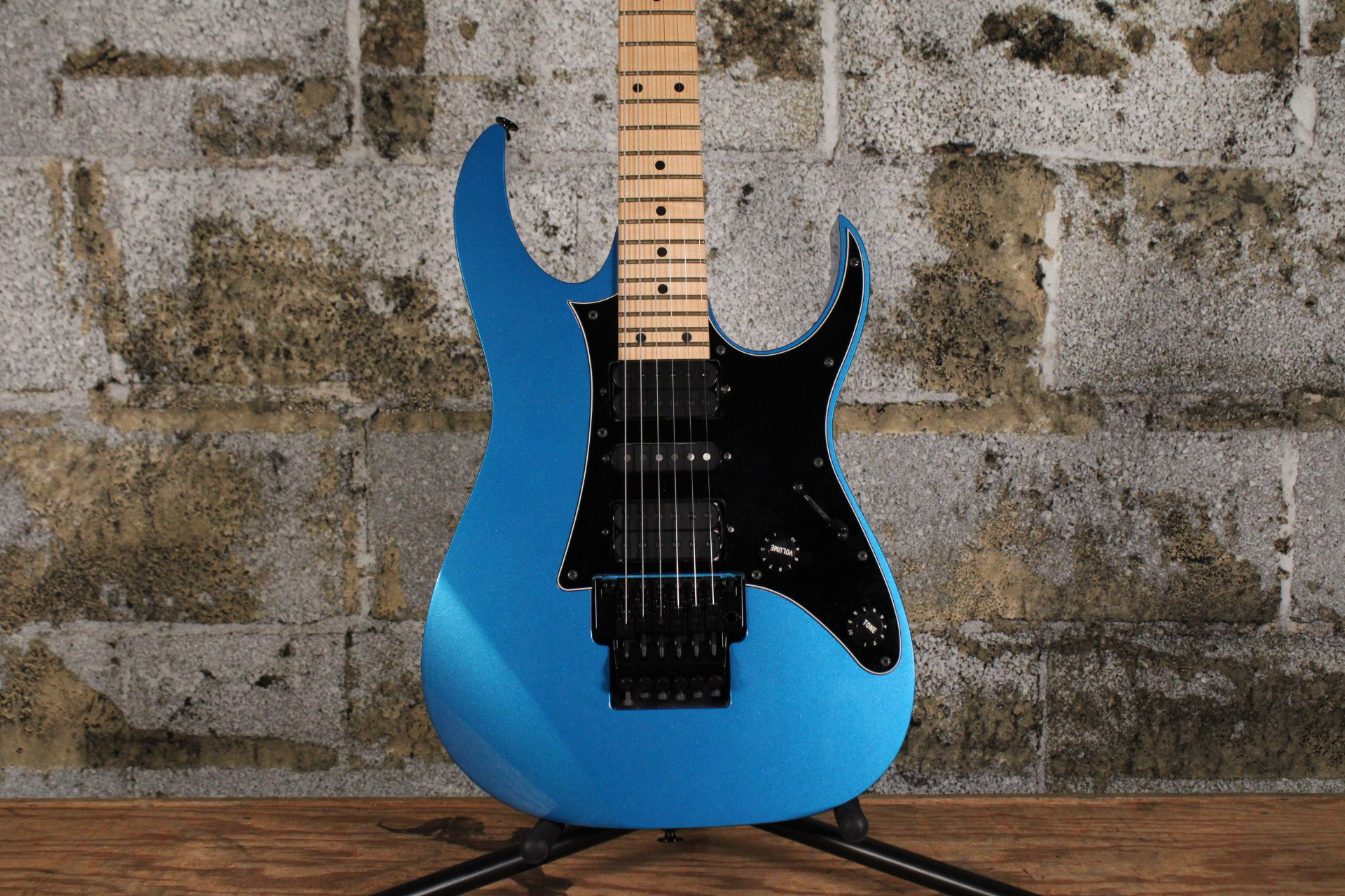 Ibanez RG550 Genesis (Made in Japan) Electric Blue  w/ Hard Case (Used)
