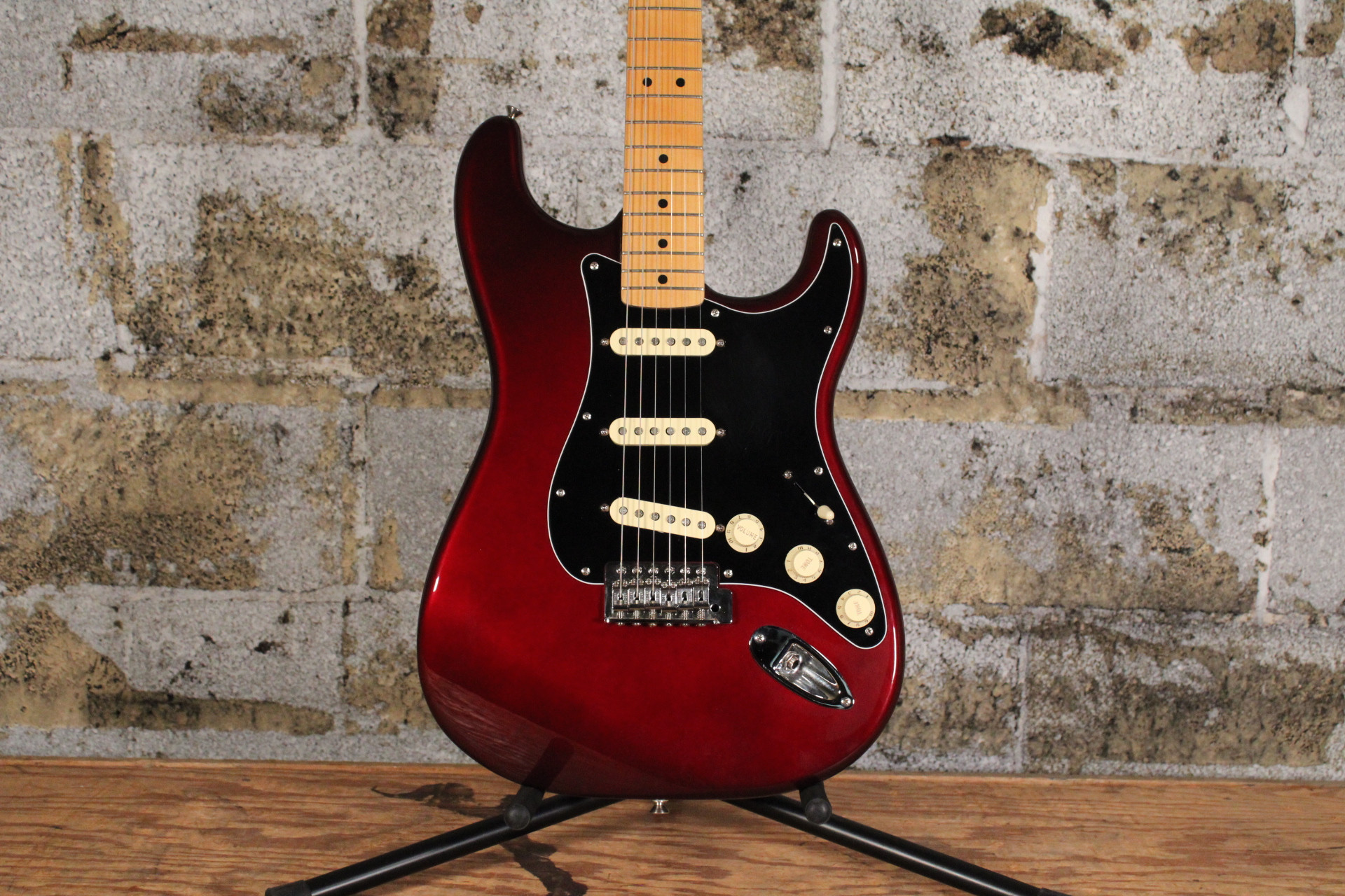 2004 Fender Standard Stratocaster Midnight Wine Red (Made in Mexico)