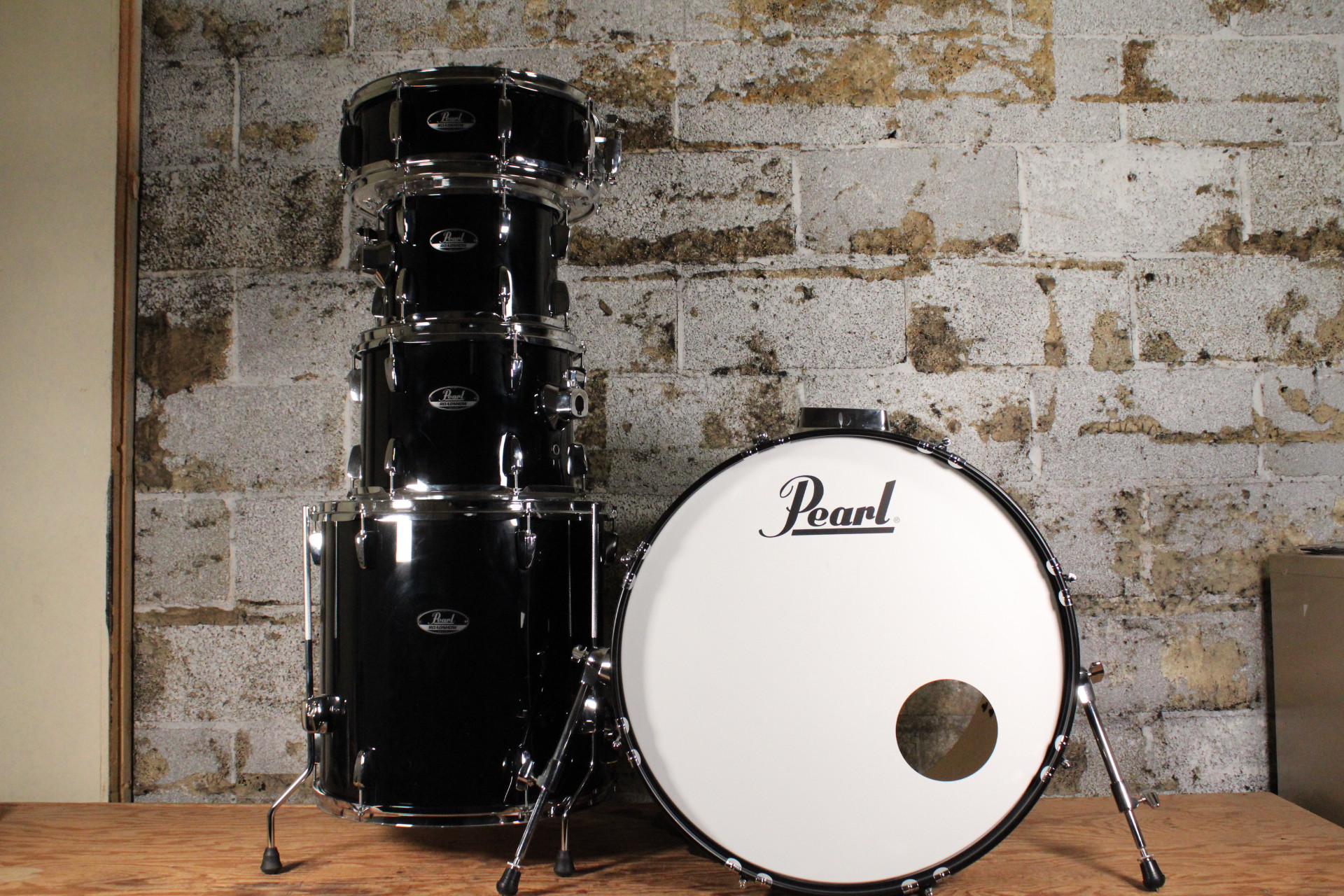 Pearl Roadshow Black 10/12/16/22/14 w/ Cymbals & Hardware (Used)