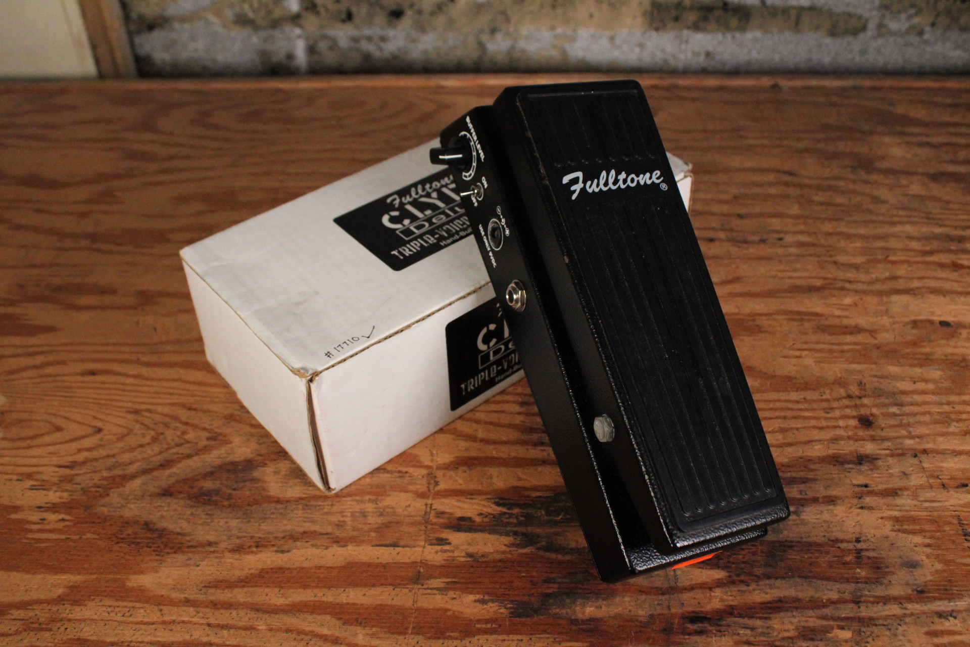 Fulltone Clyde Deluxe Wah w/  Box (Used)